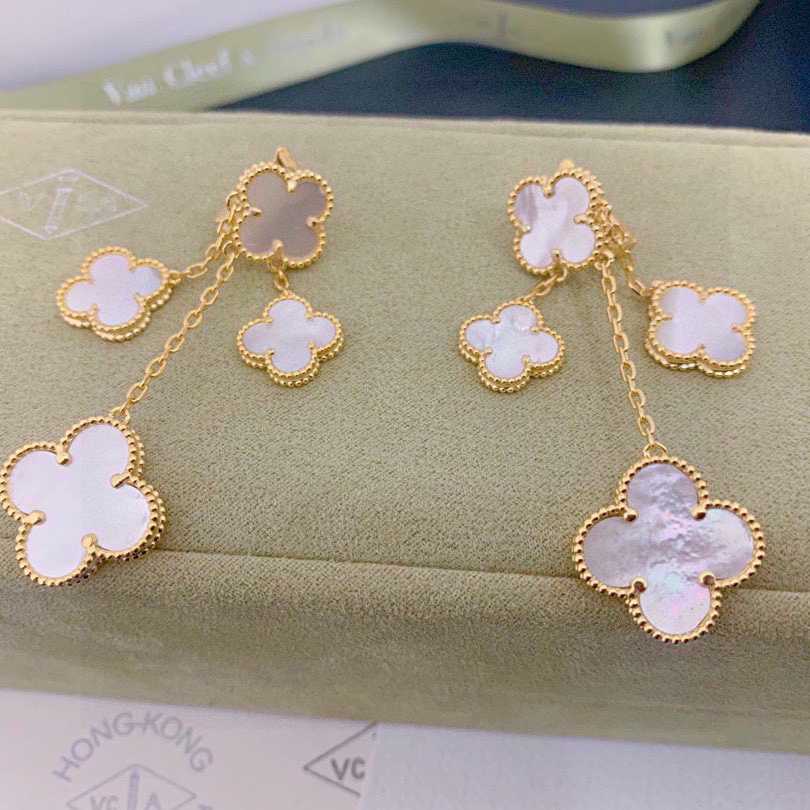 Van Cleef & Arpels Pure Alhambra Earstuds - FashionPlug