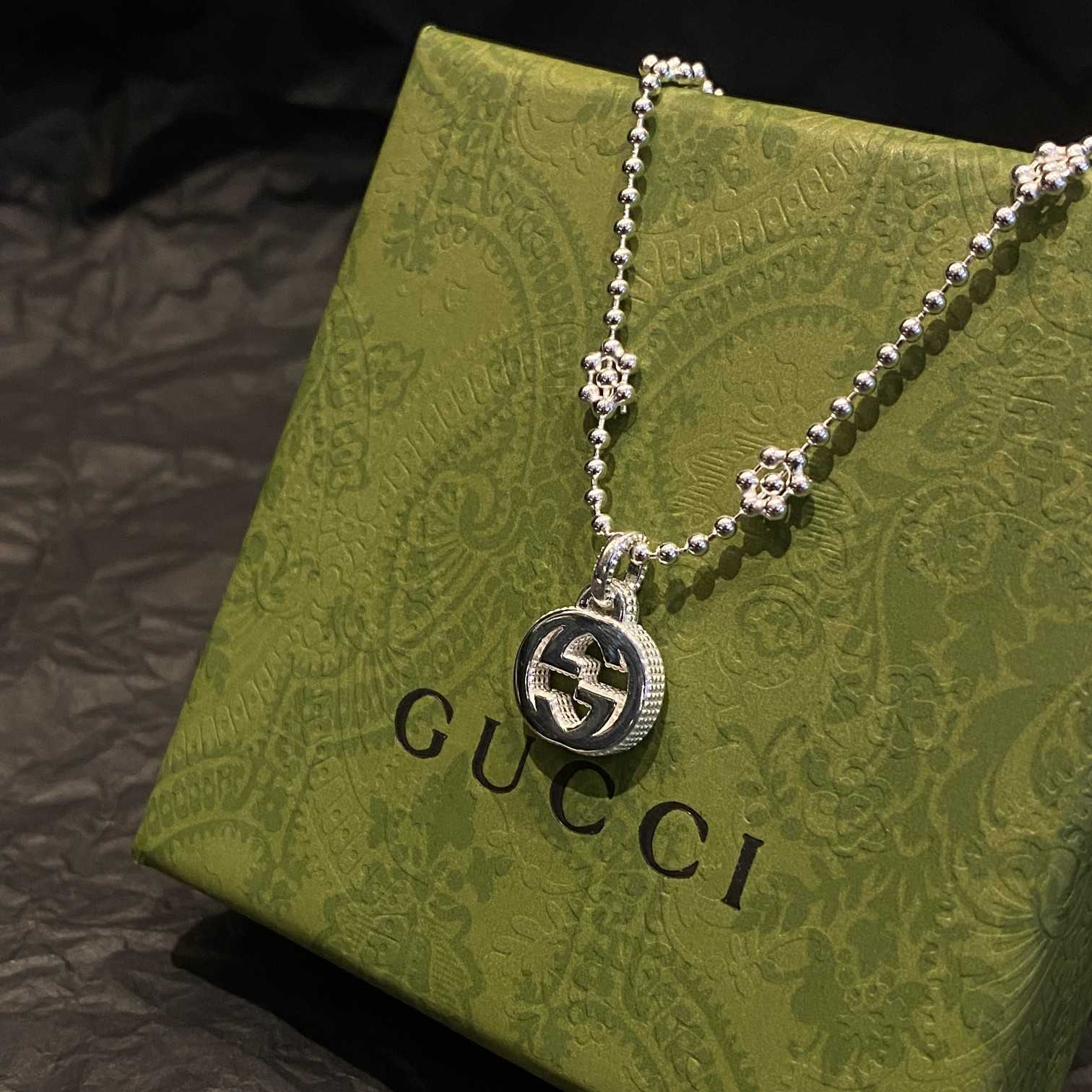 Gucci Interlocking G Necklace In Silver - FashionPlug