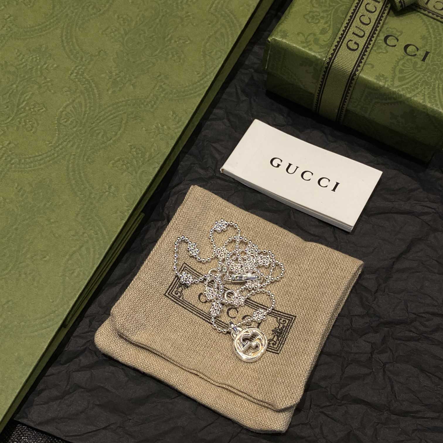 Gucci Interlocking G Necklace In Silver - FashionPlug