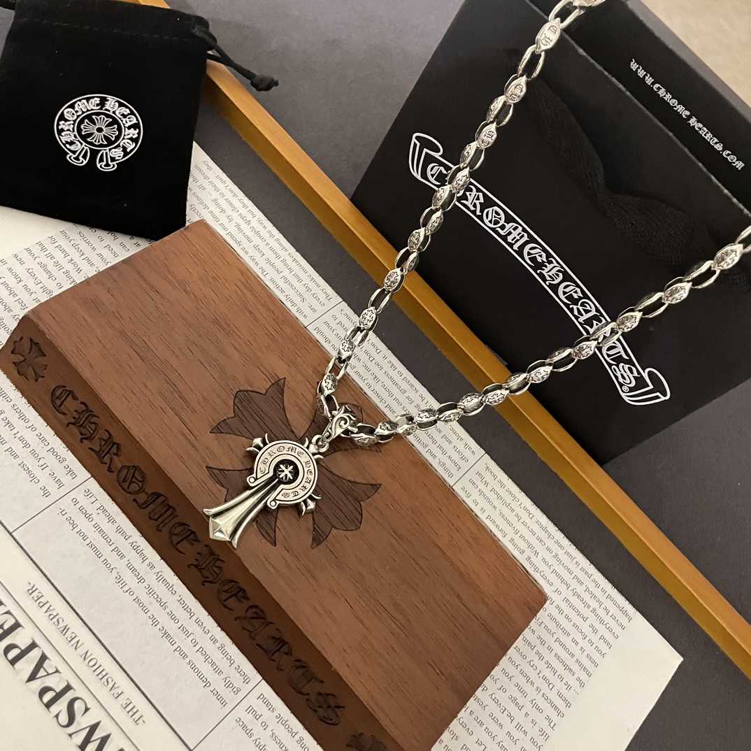 Chrome Heart Necklace   - FashionPlug