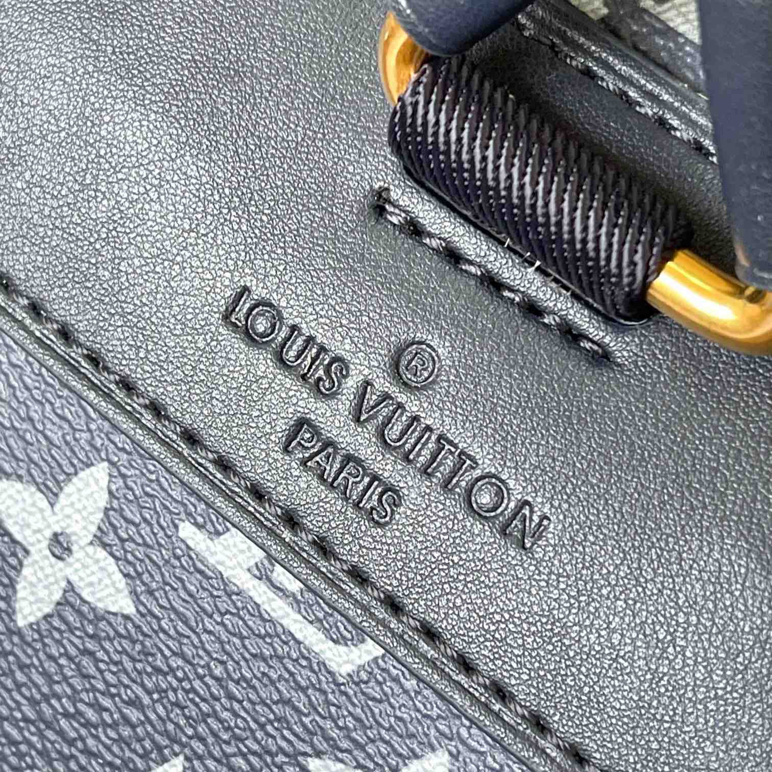 Louis Vuitton Christopher MM (38 x 44 x 21cm)   M46805 - FashionPlug