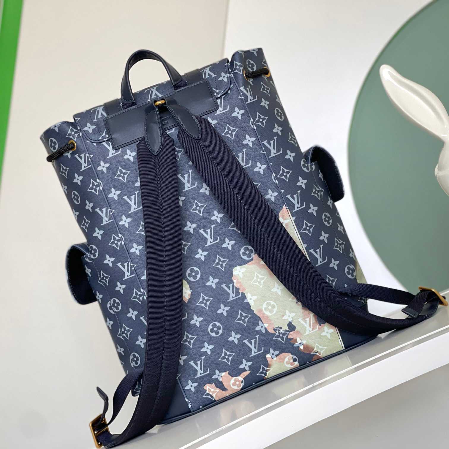 Louis Vuitton Christopher MM (38 x 44 x 21cm)   M46805 - FashionPlug