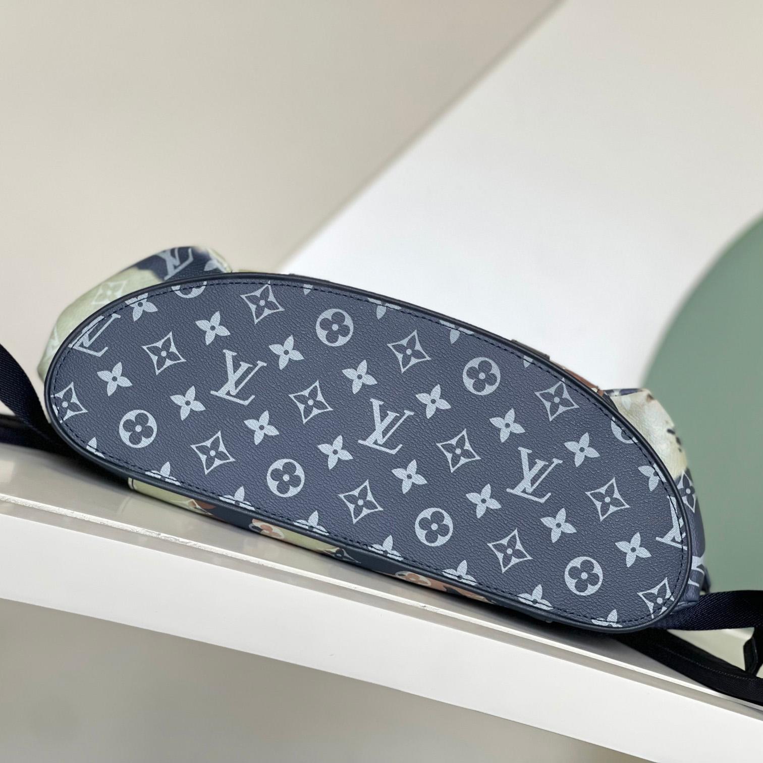 Louis Vuitton Christopher MM (38 x 44 x 21cm)   M46805 - FashionPlug