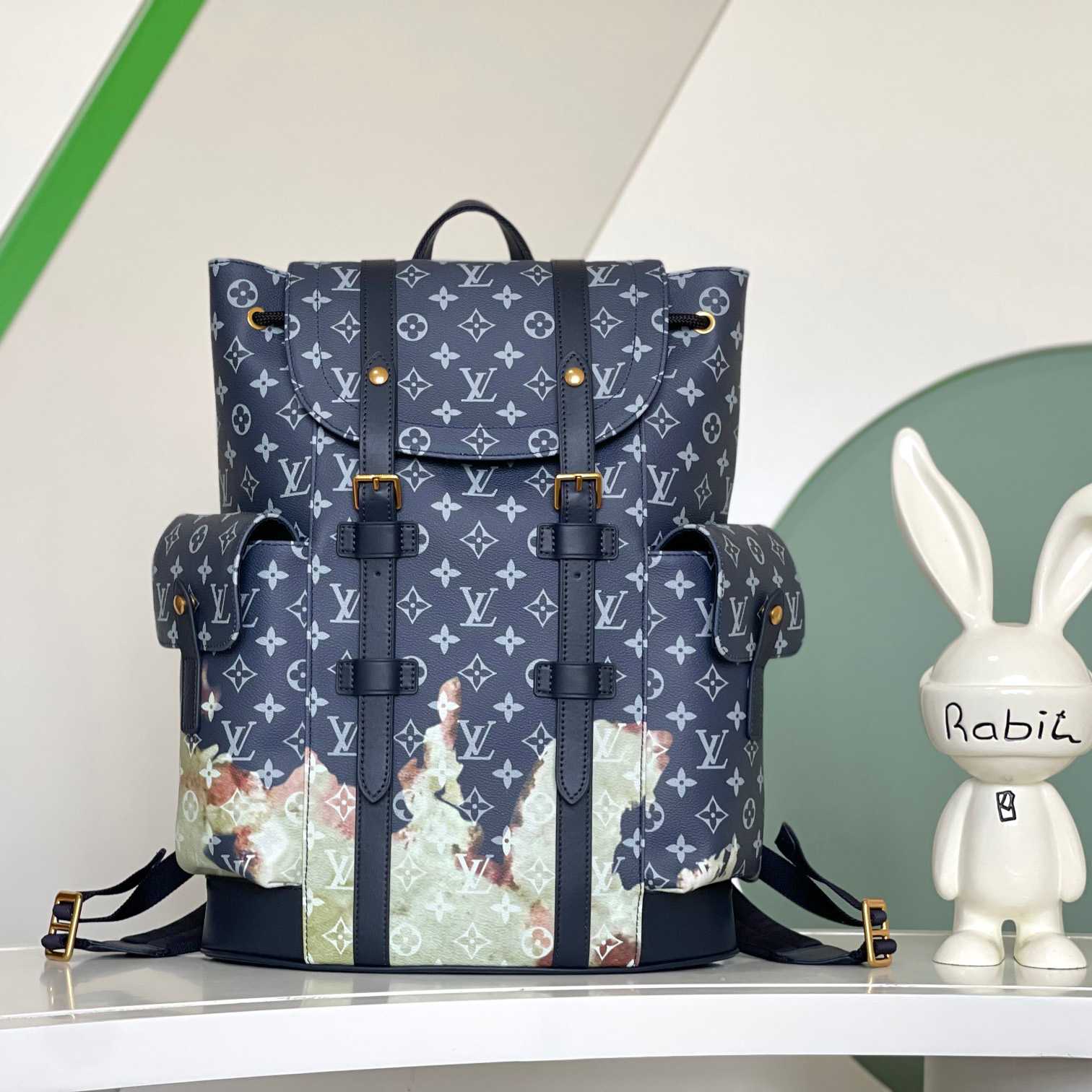 Louis Vuitton Christopher MM (38 x 44 x 21cm)   M46805 - FashionPlug