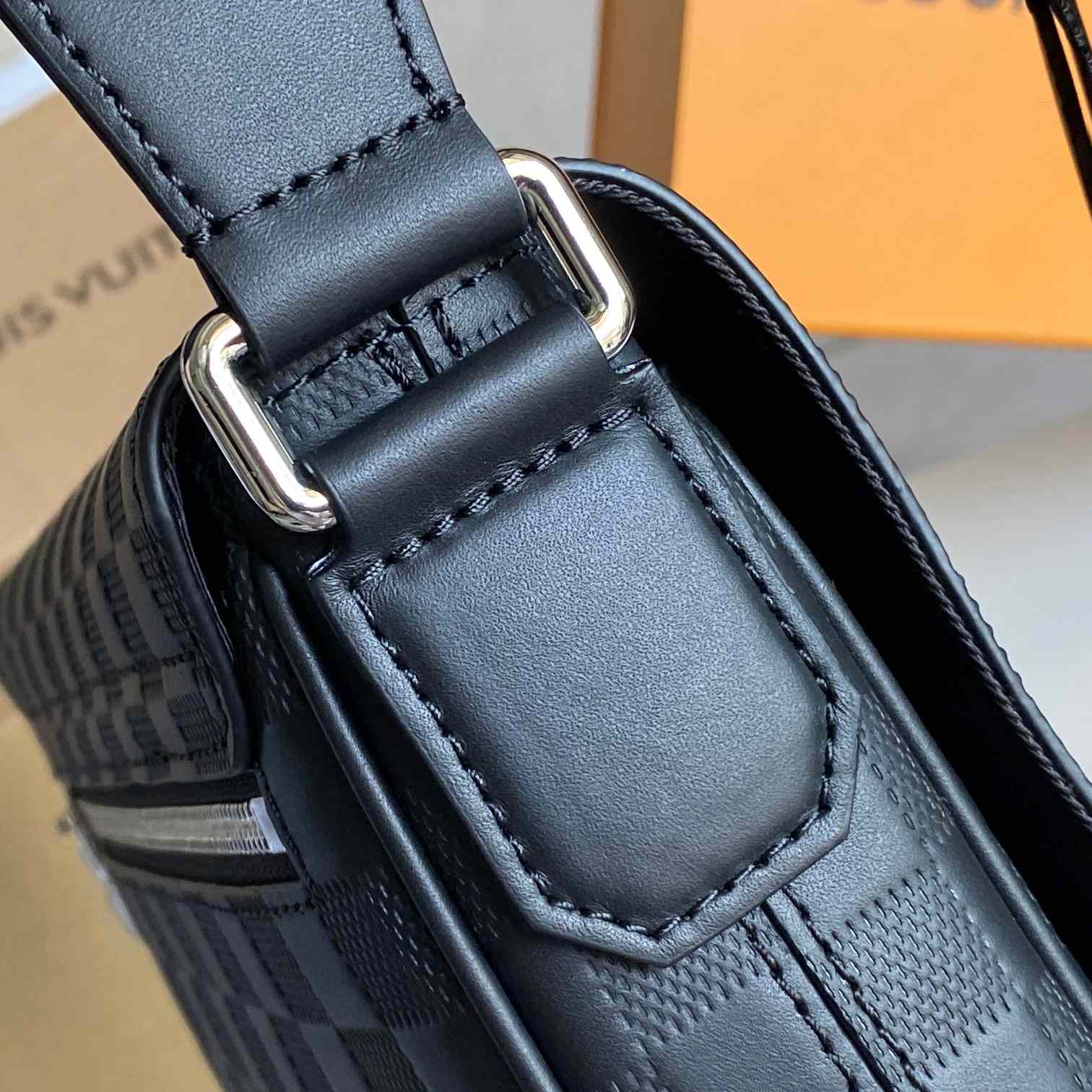 Louis Vuitton District PM (26 x 20 x 7cm)   N42711 - FashionPlug