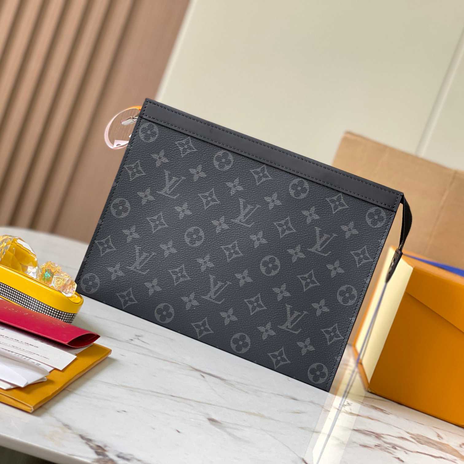 Louis Vuitton Pochette Voyage MM (26 x 20 x 5cm)   M61692 - FashionPlug
