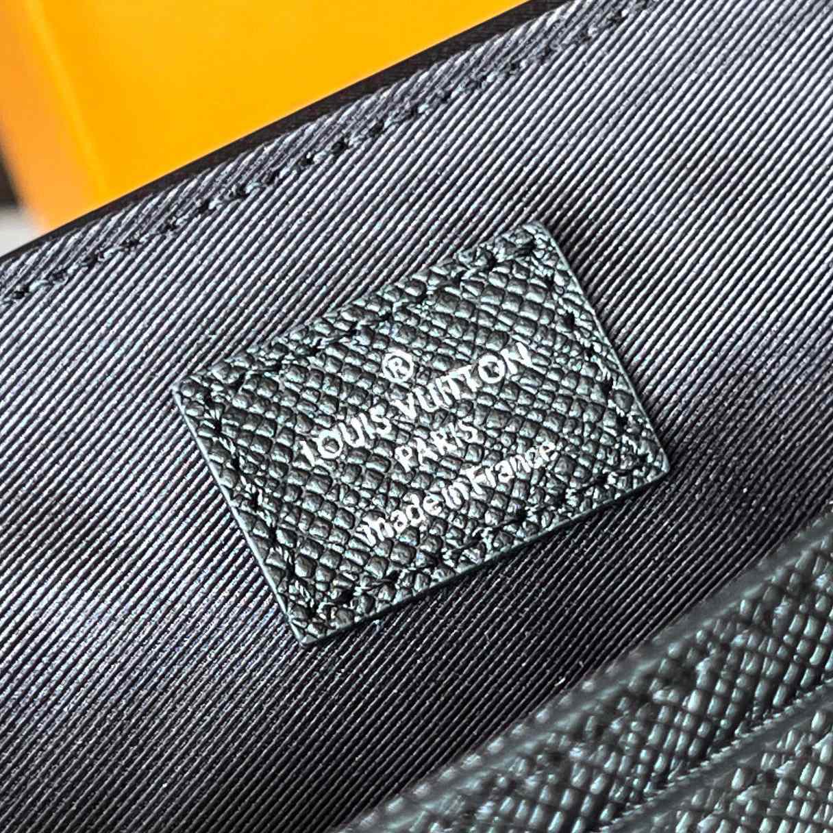 Louis Vuitton District PM (26 x 20 x 7cm)   M30850 - FashionPlug