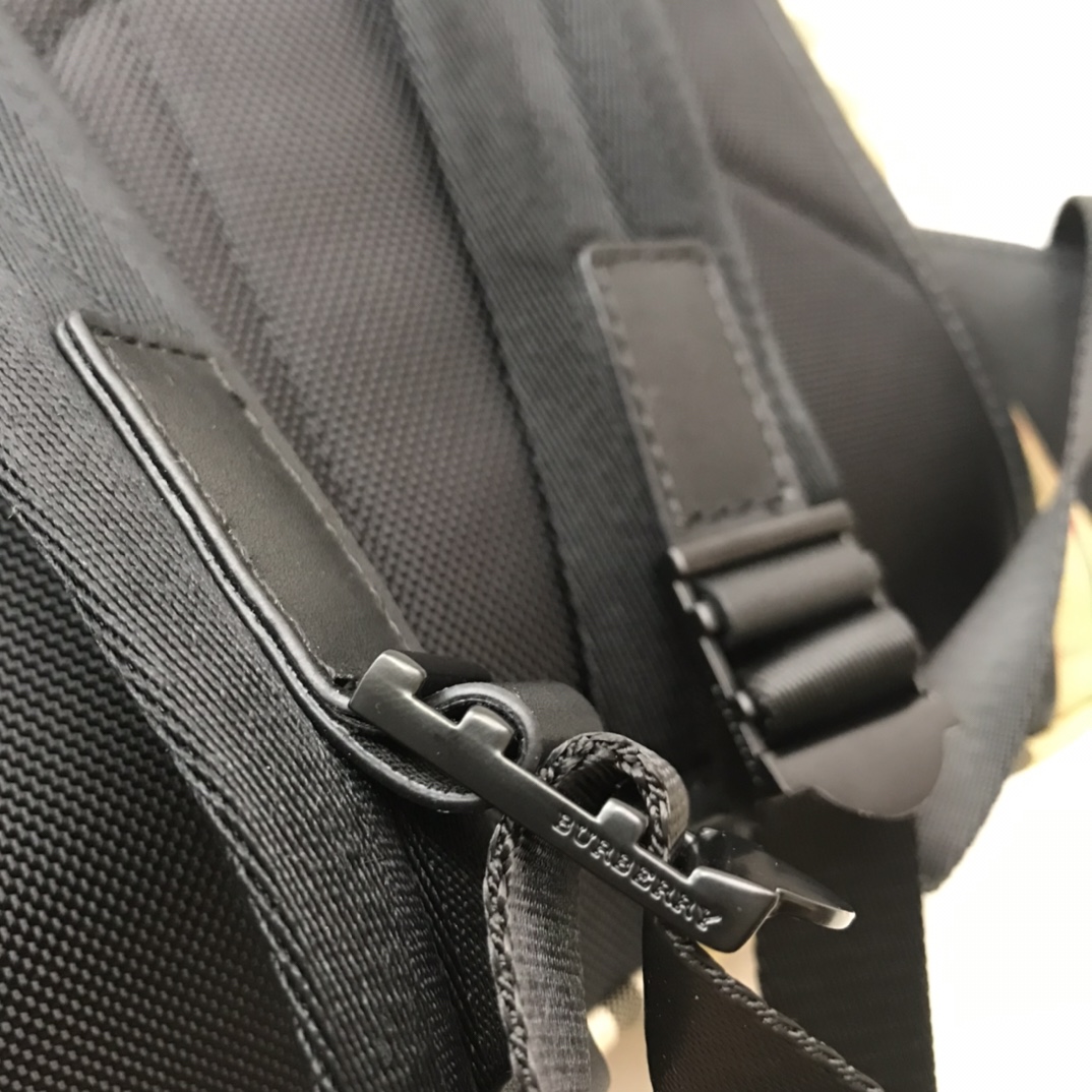 Burberry Murray Archive Check Drawstring Fasten Backpack (30 x 17 x 50cm) - FashionPlug