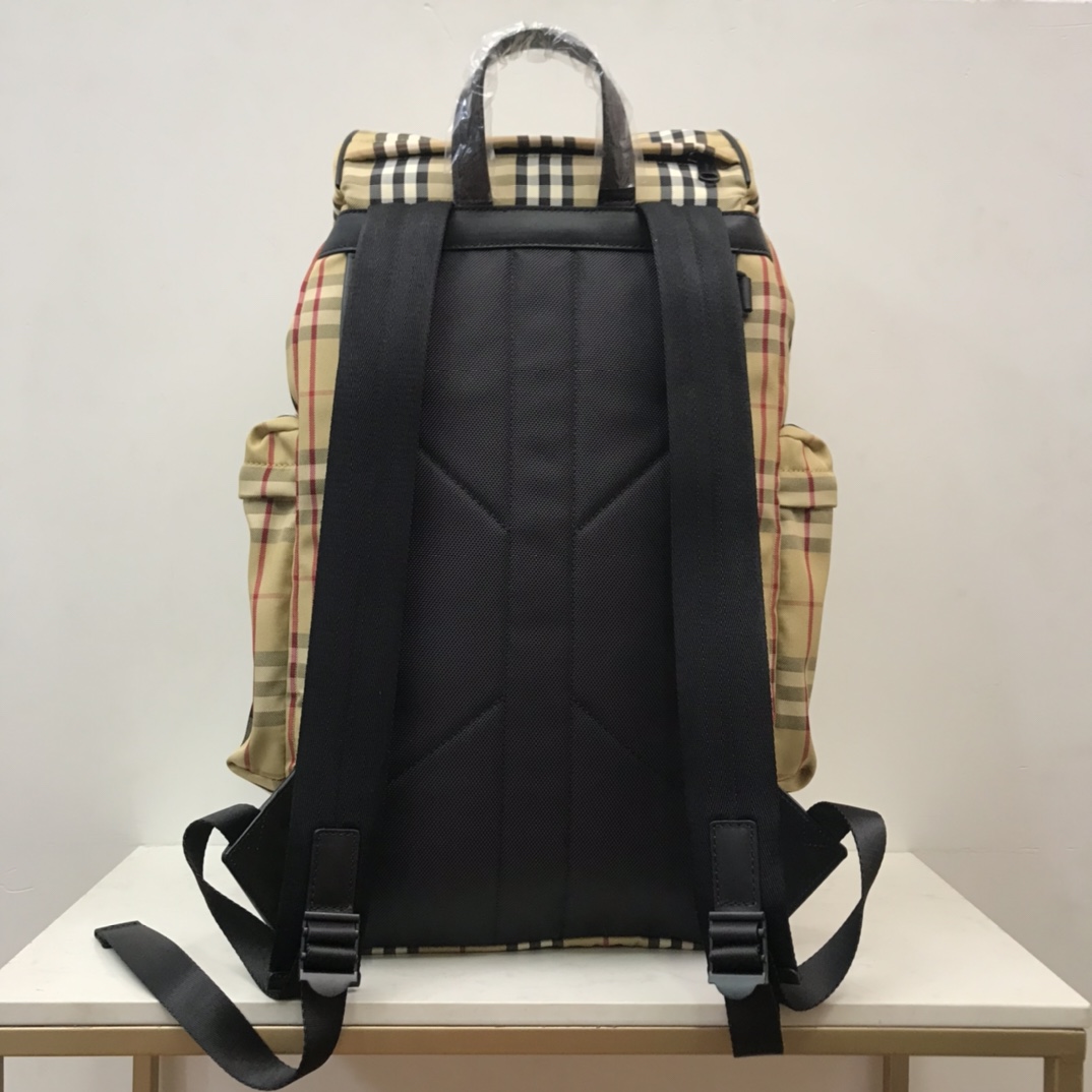 Burberry Murray Archive Check Drawstring Fasten Backpack (30 x 17 x 50cm) - FashionPlug