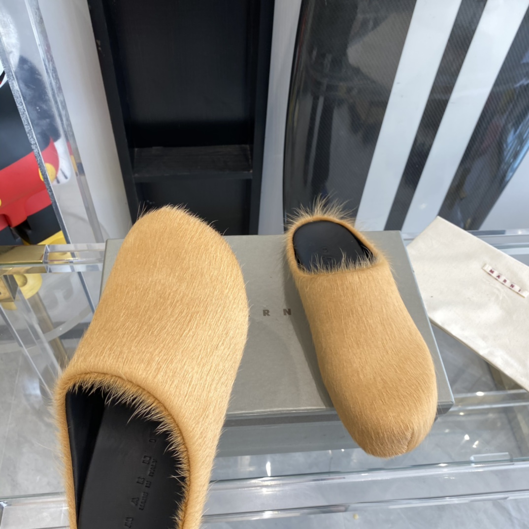 Marni Fussbett Slip-On Flat Mules - FashionPlug