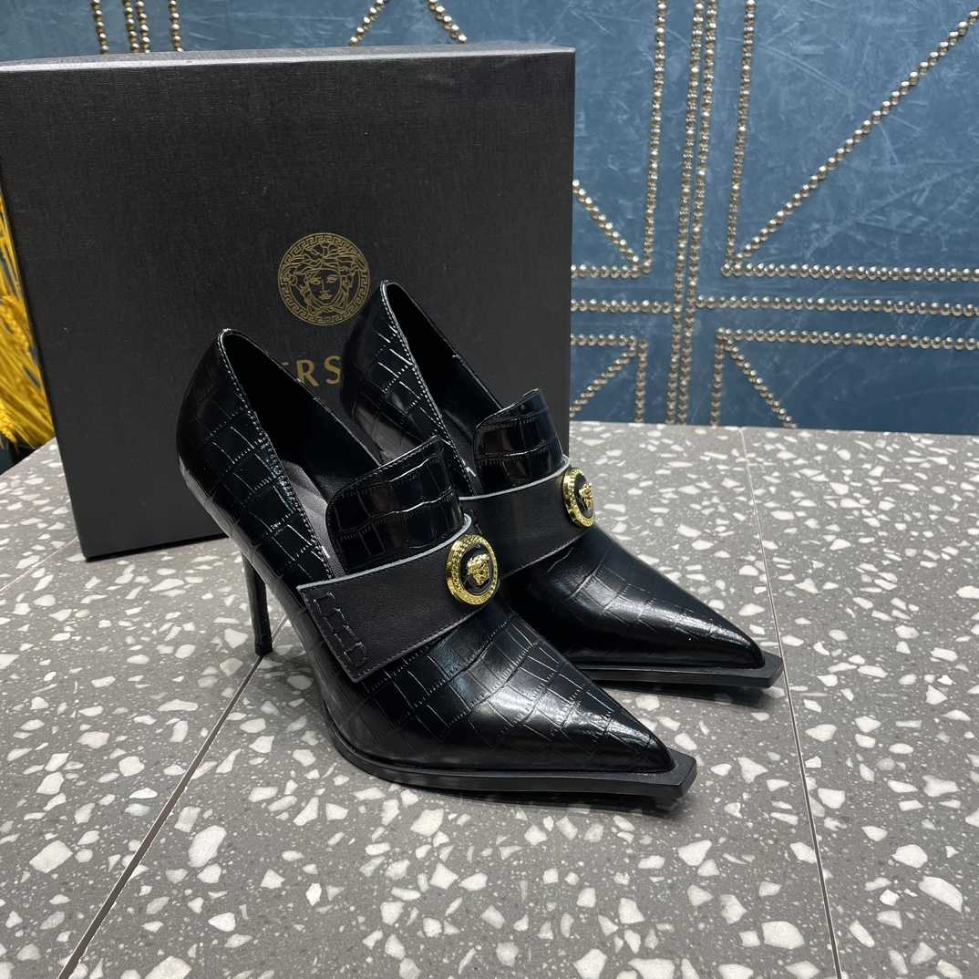 Versace Alia Pumps - FashionPlug