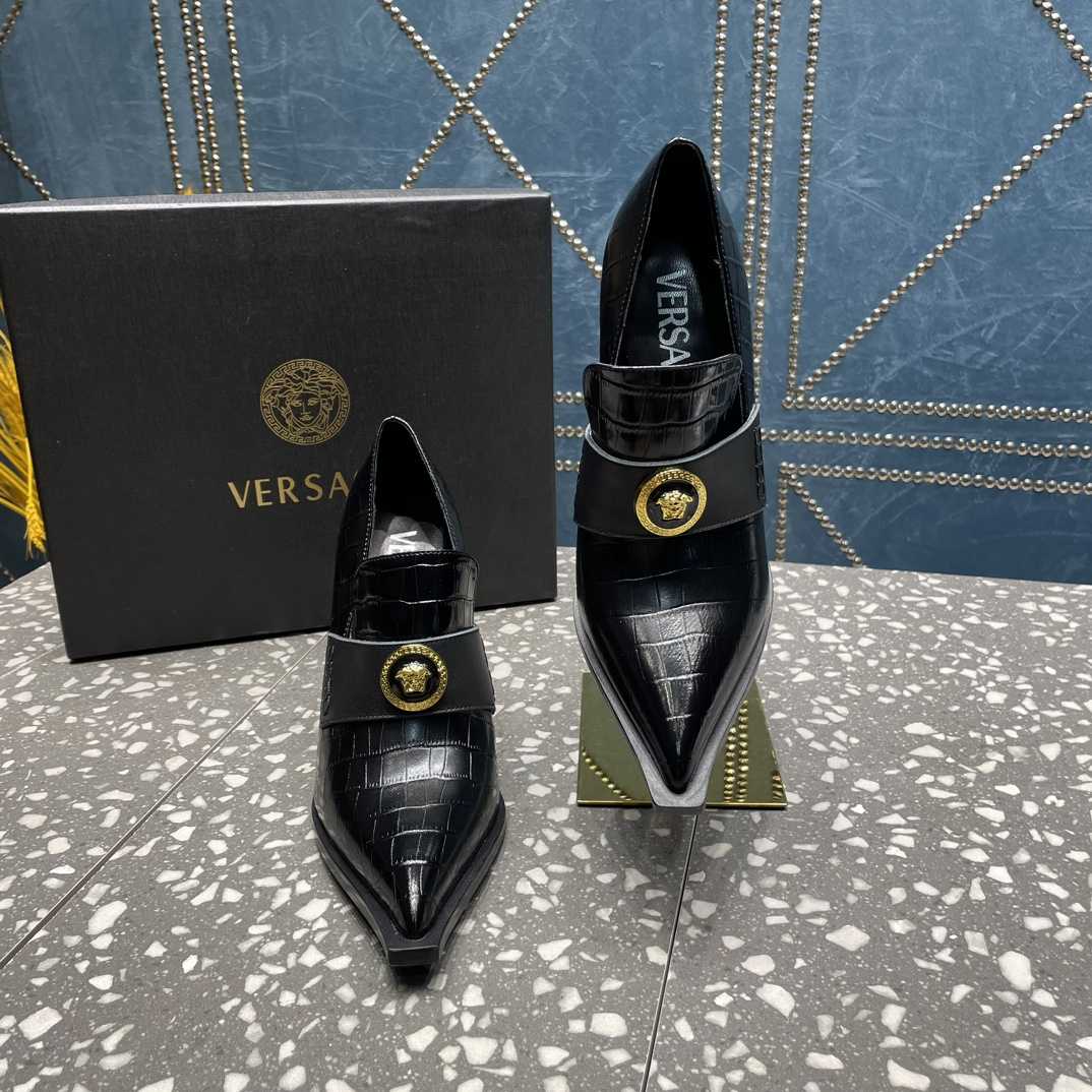 Versace Alia Pumps - FashionPlug