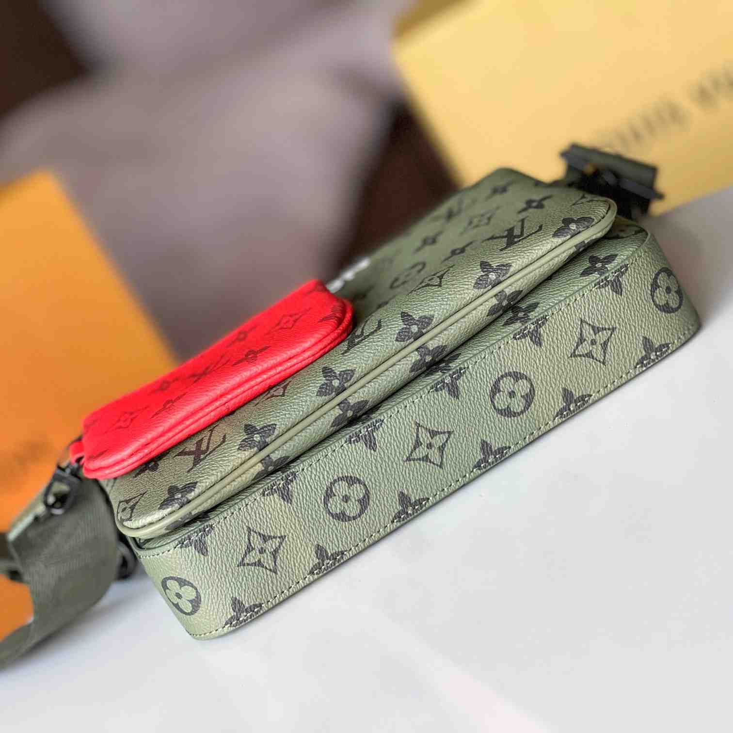 Louis Vuitton Trio Messenger   M23783 - FashionPlug