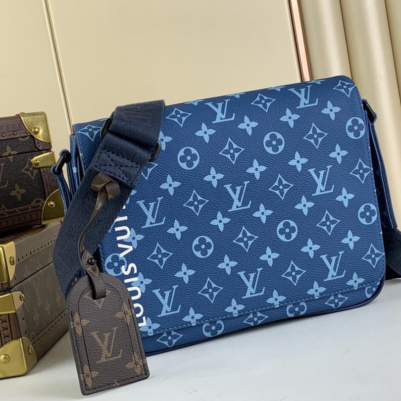Louis Vuitton District PM  M23785 - FashionPlug