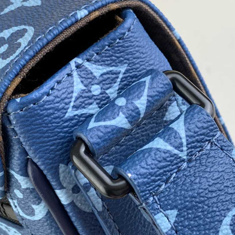 Louis Vuitton District PM  M23785 - FashionPlug