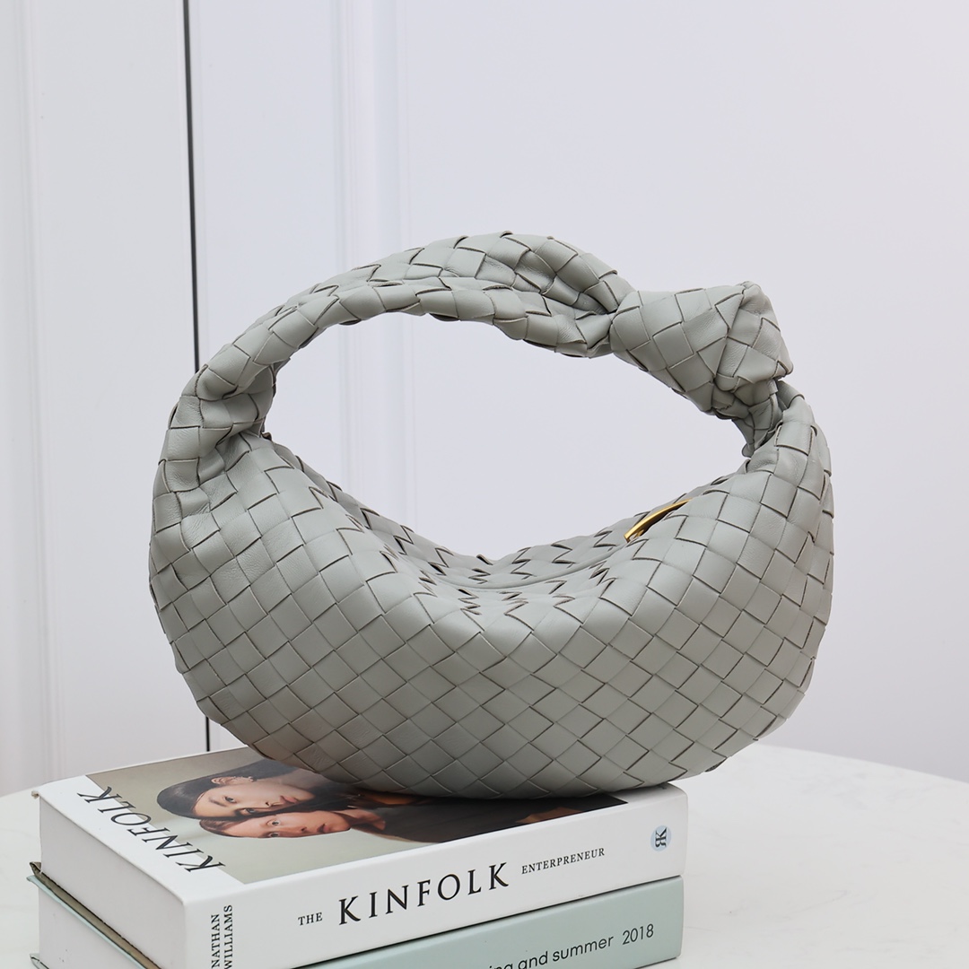 Bottega Veneta Teen Jodie - FashionPlug