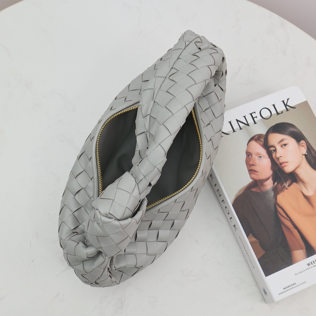 Bottega Veneta Teen Jodie - FashionPlug