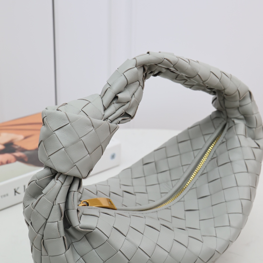 Bottega Veneta Teen Jodie - FashionPlug