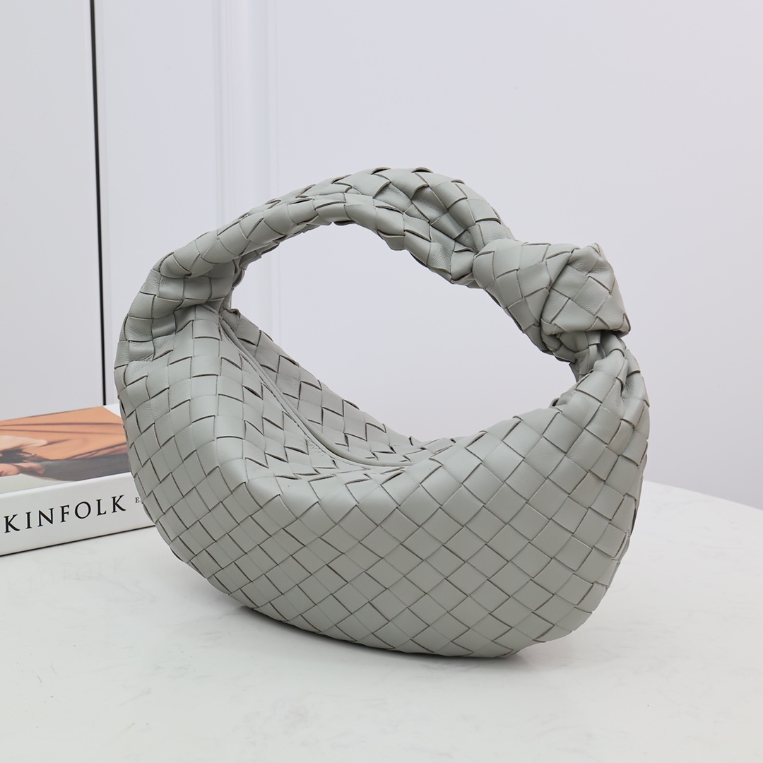 Bottega Veneta Teen Jodie - FashionPlug