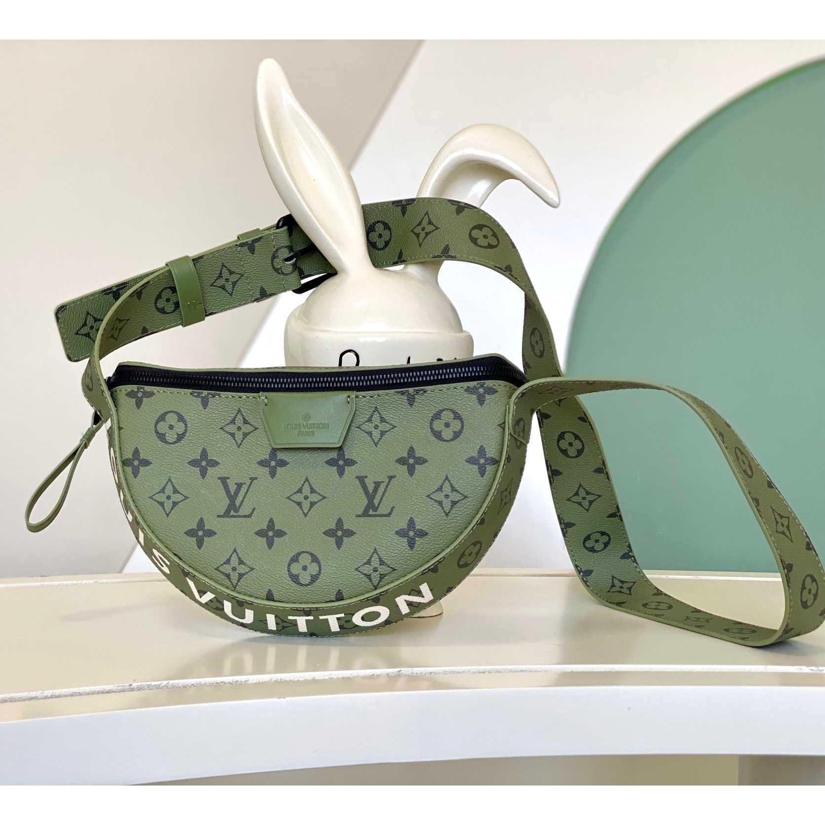 Louis Vuitton LV Moon Crossbody (24.5 x 16 x4.5cm)  M23838 - FashionPlug
