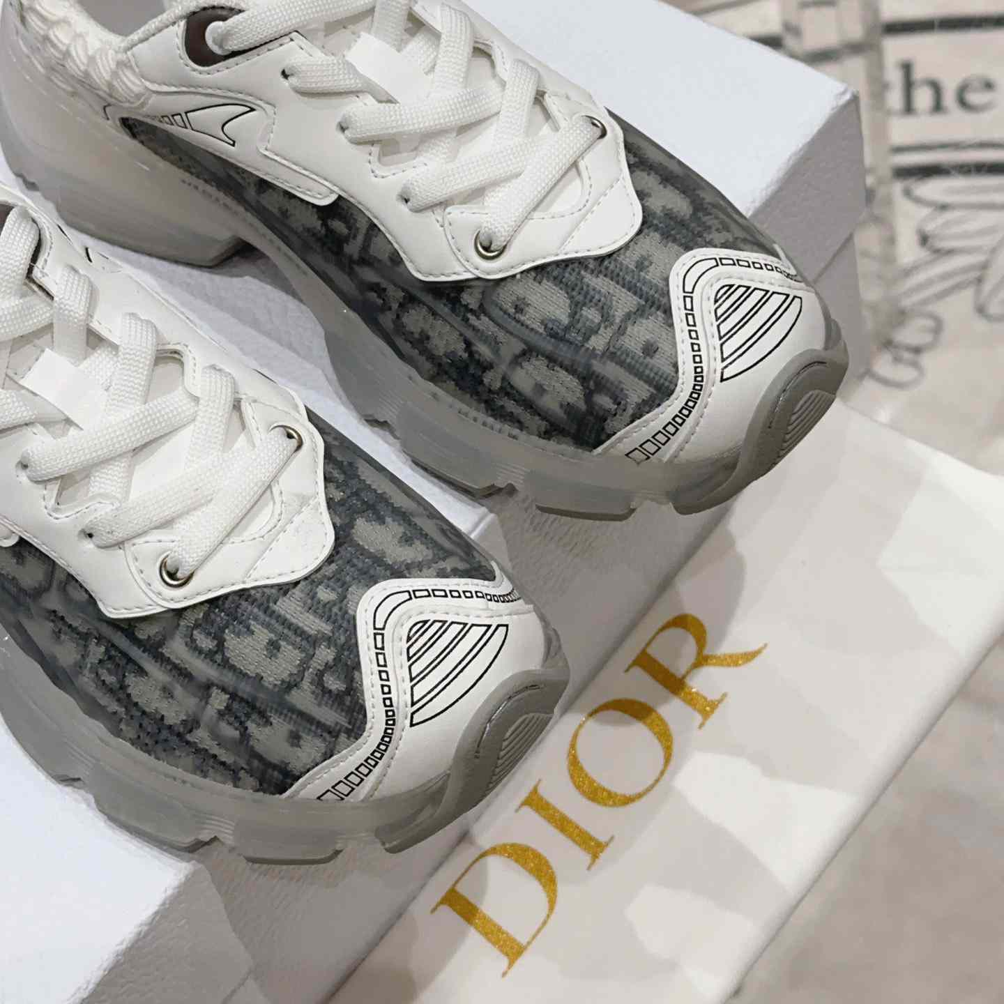 Dior Vibe Sneaker - FashionPlug