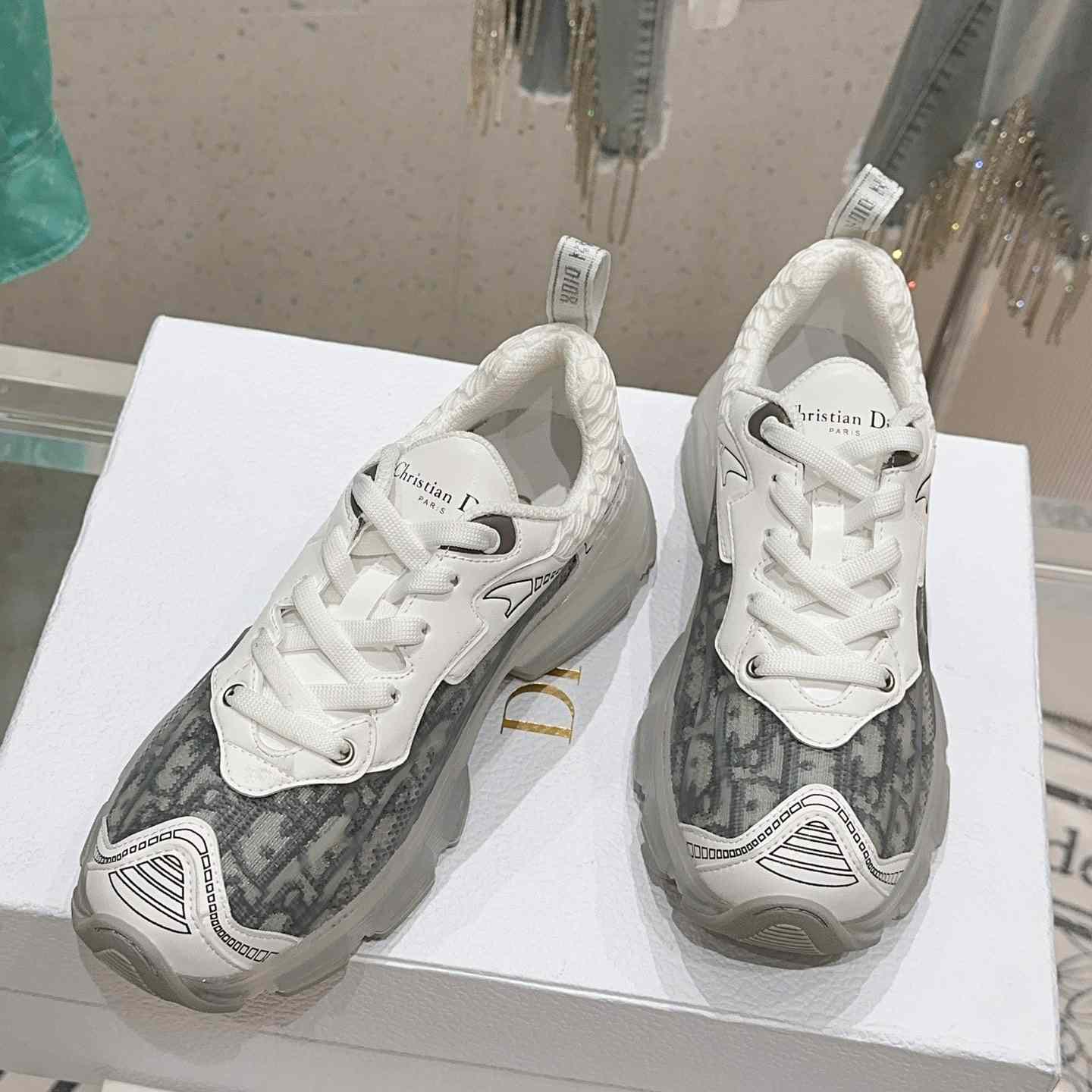 Dior Vibe Sneaker - FashionPlug