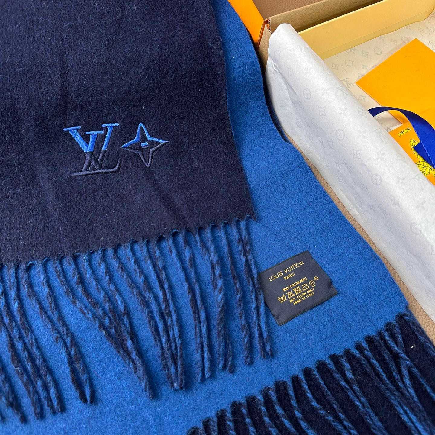Louis Vitton LV Dual Scarf - FashionPlug