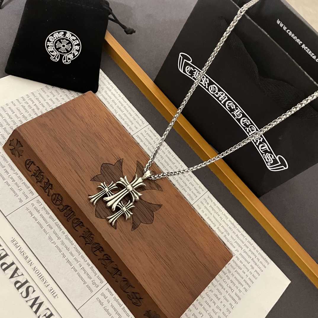 Chrome Heart Necklace   - FashionPlug