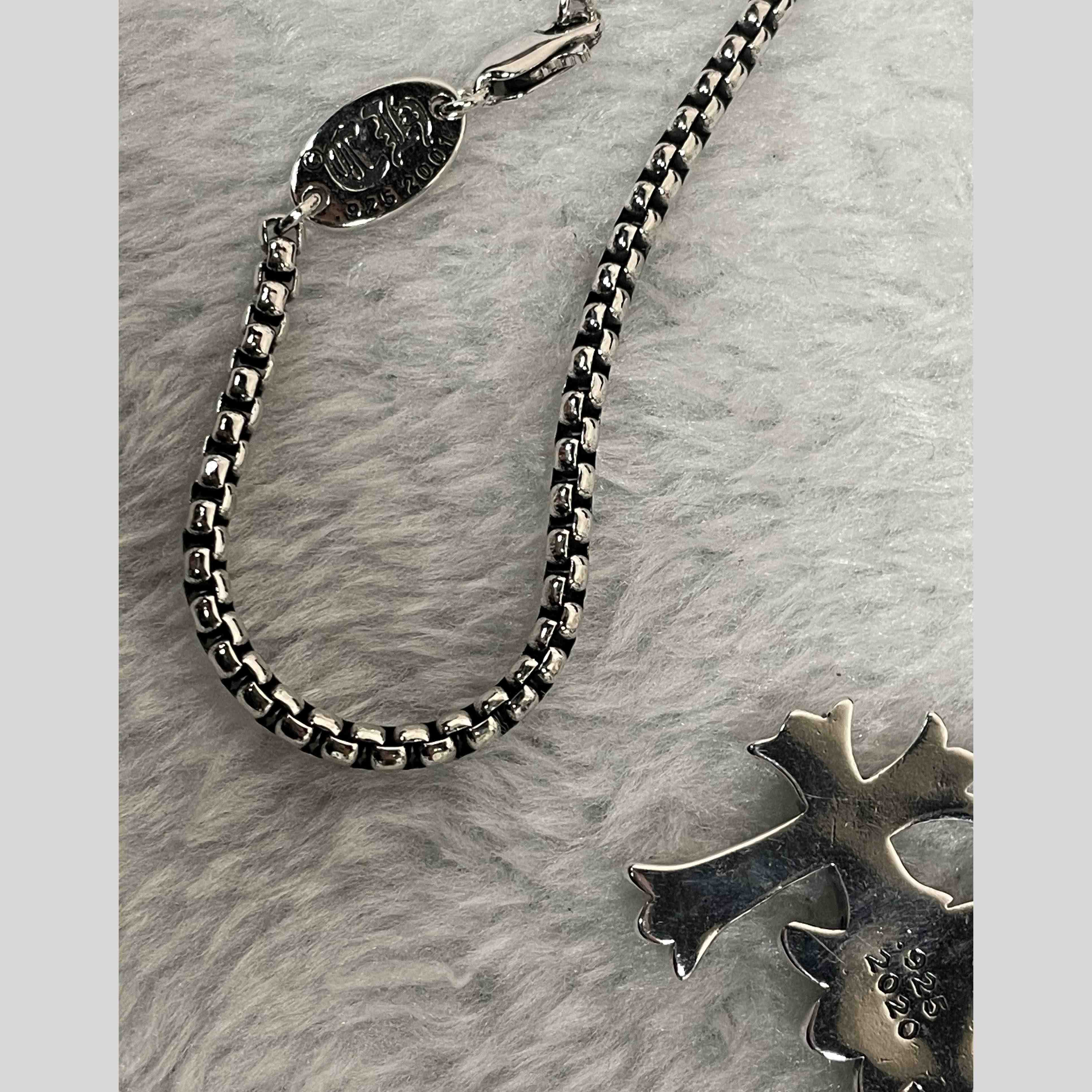 Chrome Heart Necklace   - FashionPlug