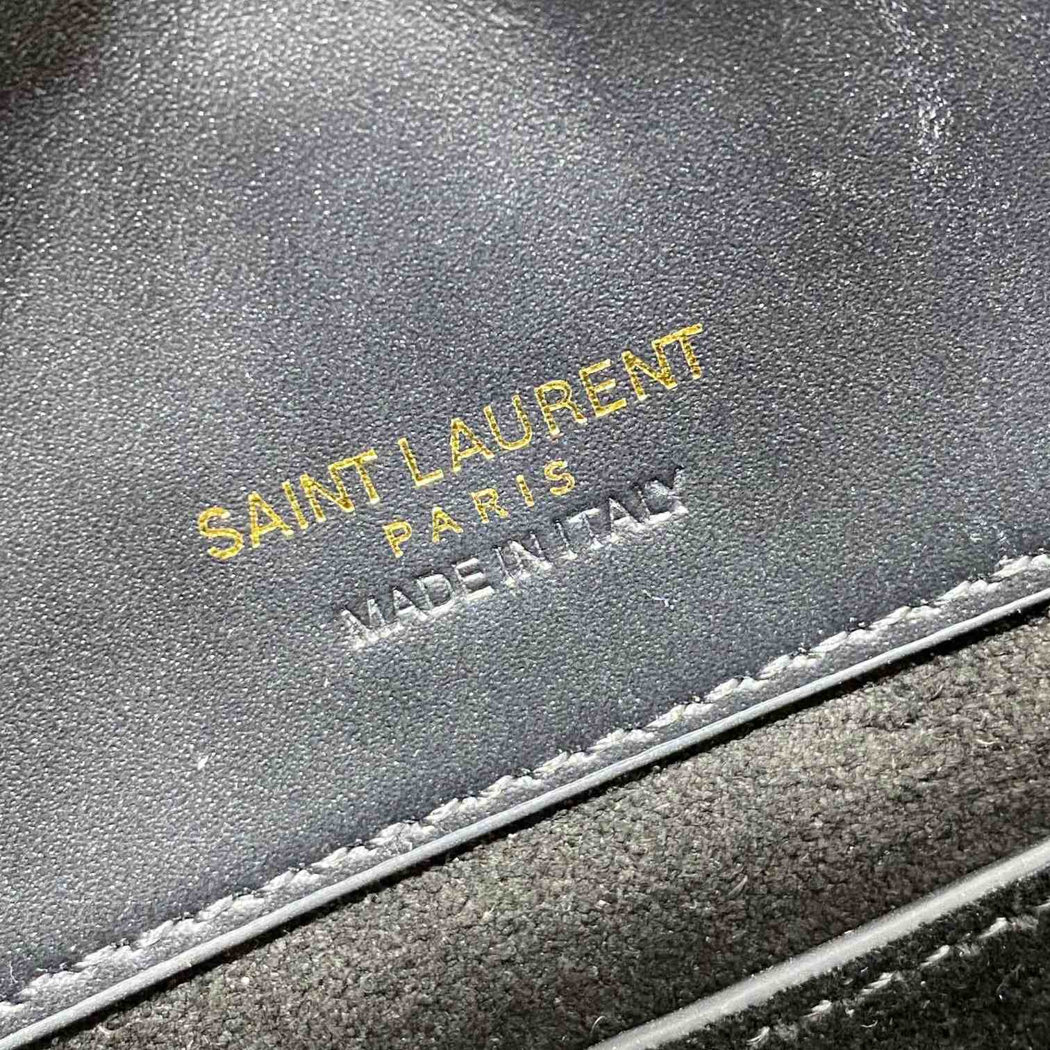 Saint Laurent Le 37 Small In Shiny Leather - FashionPlug