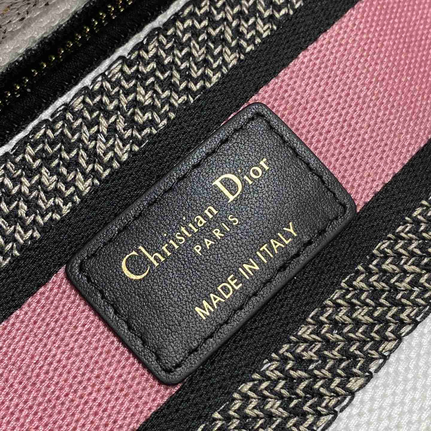 Dior Medium Lady D-lite Bag - FashionPlug