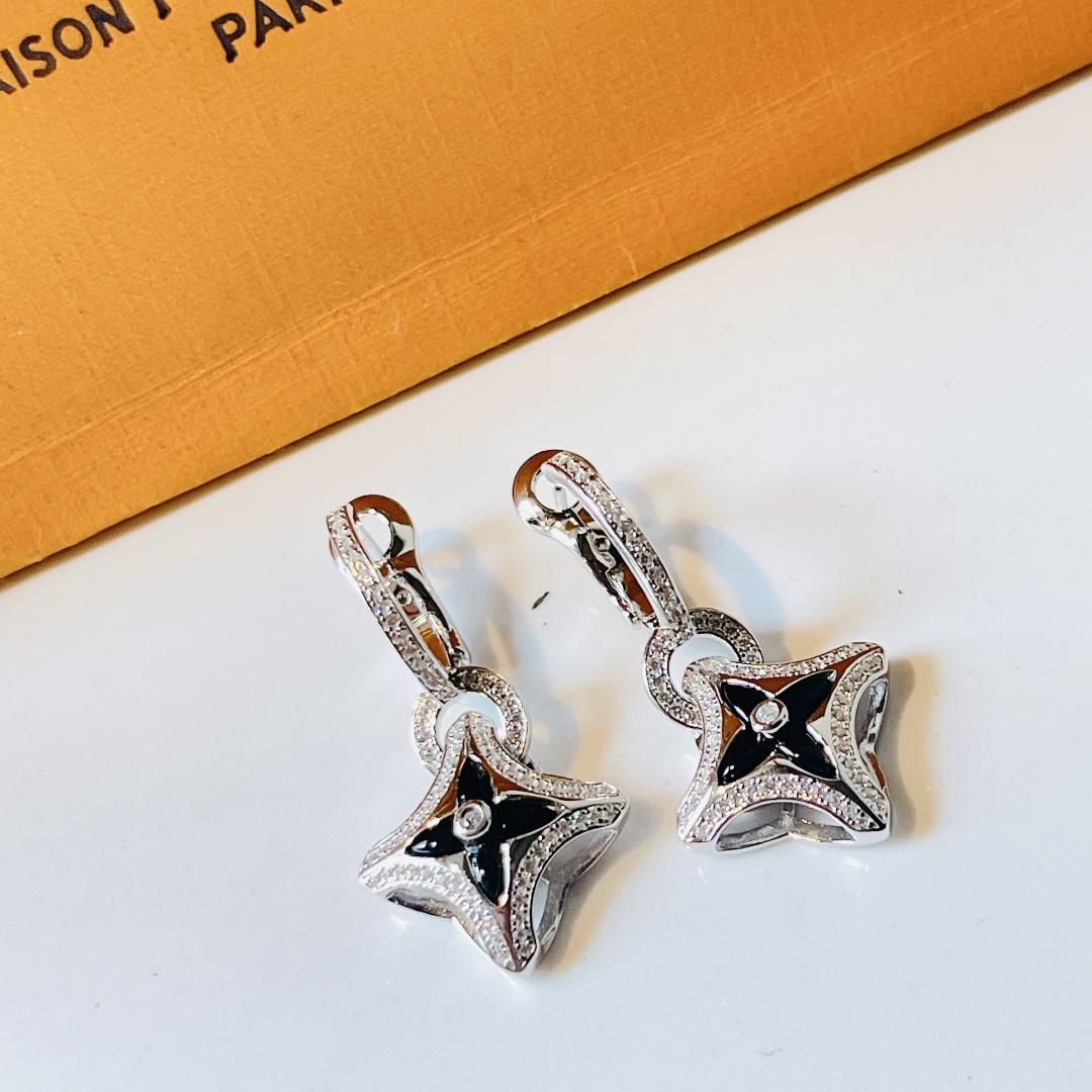 Louis Vuitton Ever Blossom Earrings   Q9696 - FashionPlug
