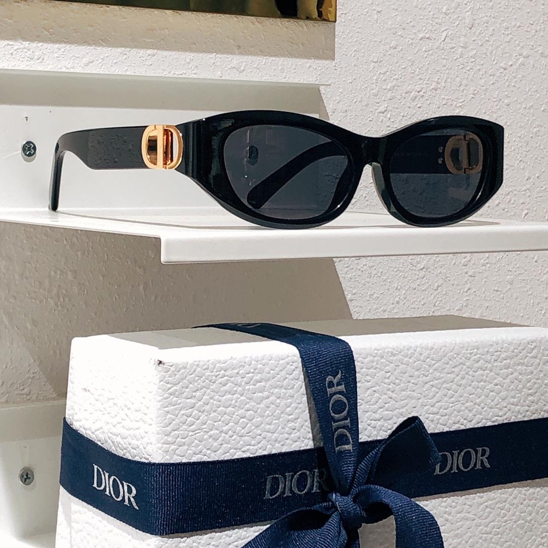 Dior 30Montaigne S9U Sunglasses - FashionPlug