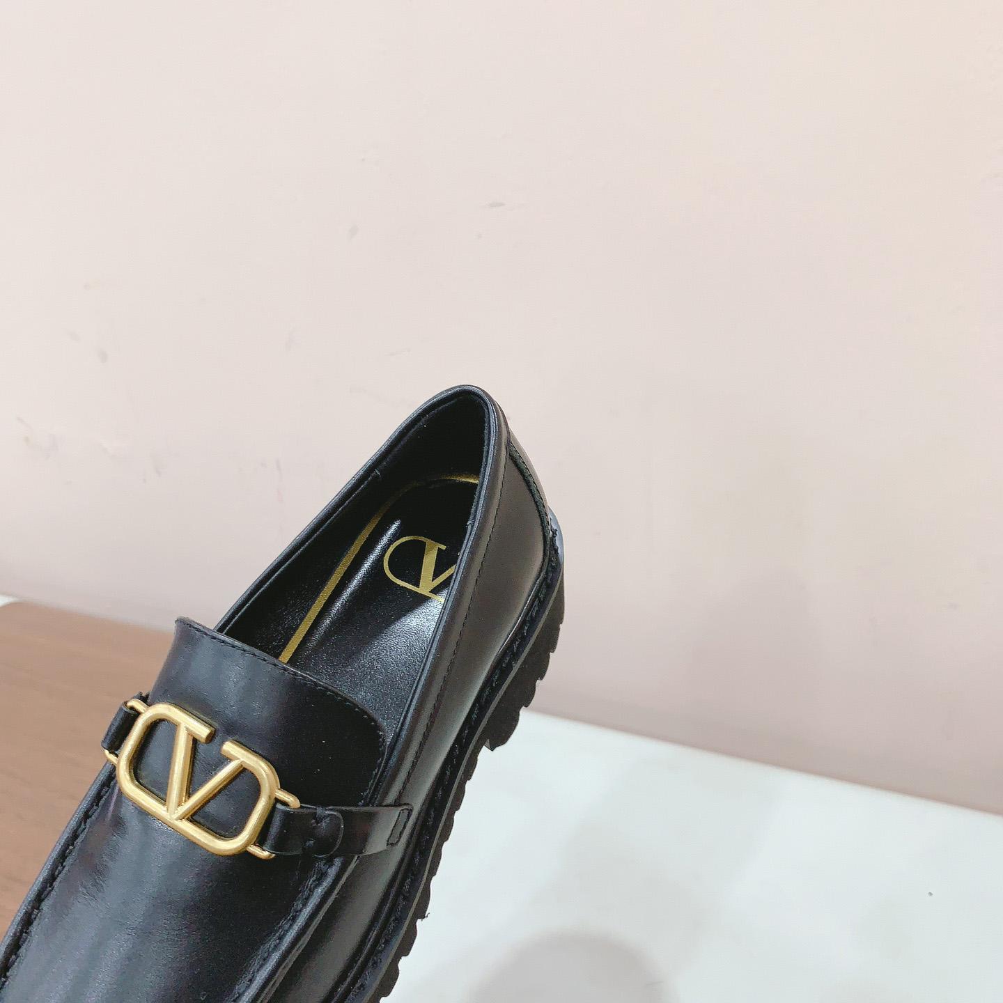 Valenti Garavani Vlogo Leather Loafer - FashionPlug