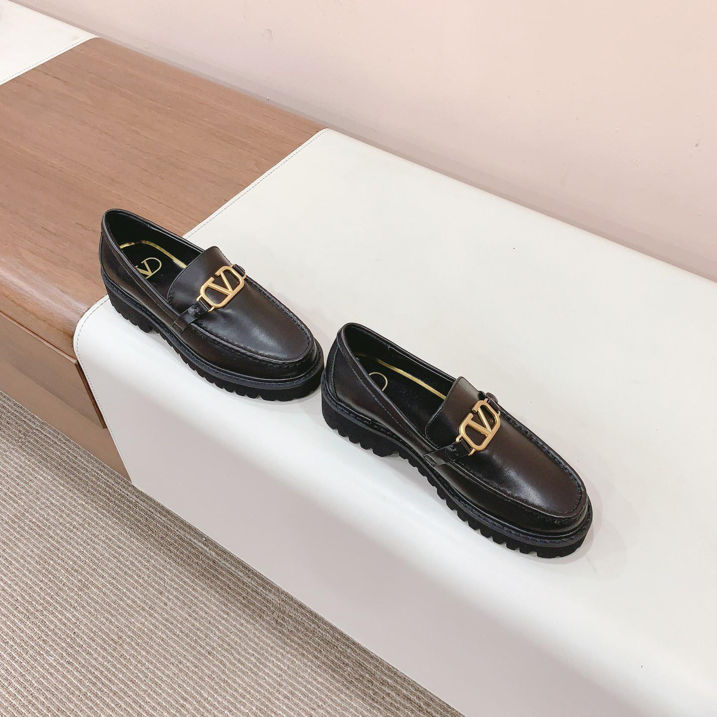Valenti Garavani Vlogo Leather Loafer - FashionPlug