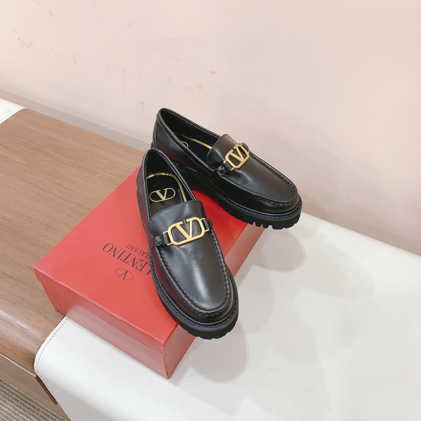 Valenti Garavani Vlogo Leather Loafer - FashionPlug