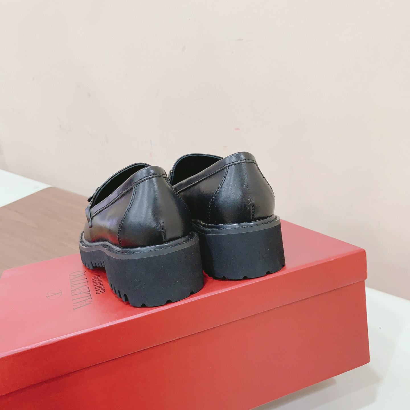 Valenti Garavani Vlogo Leather Loafer - FashionPlug