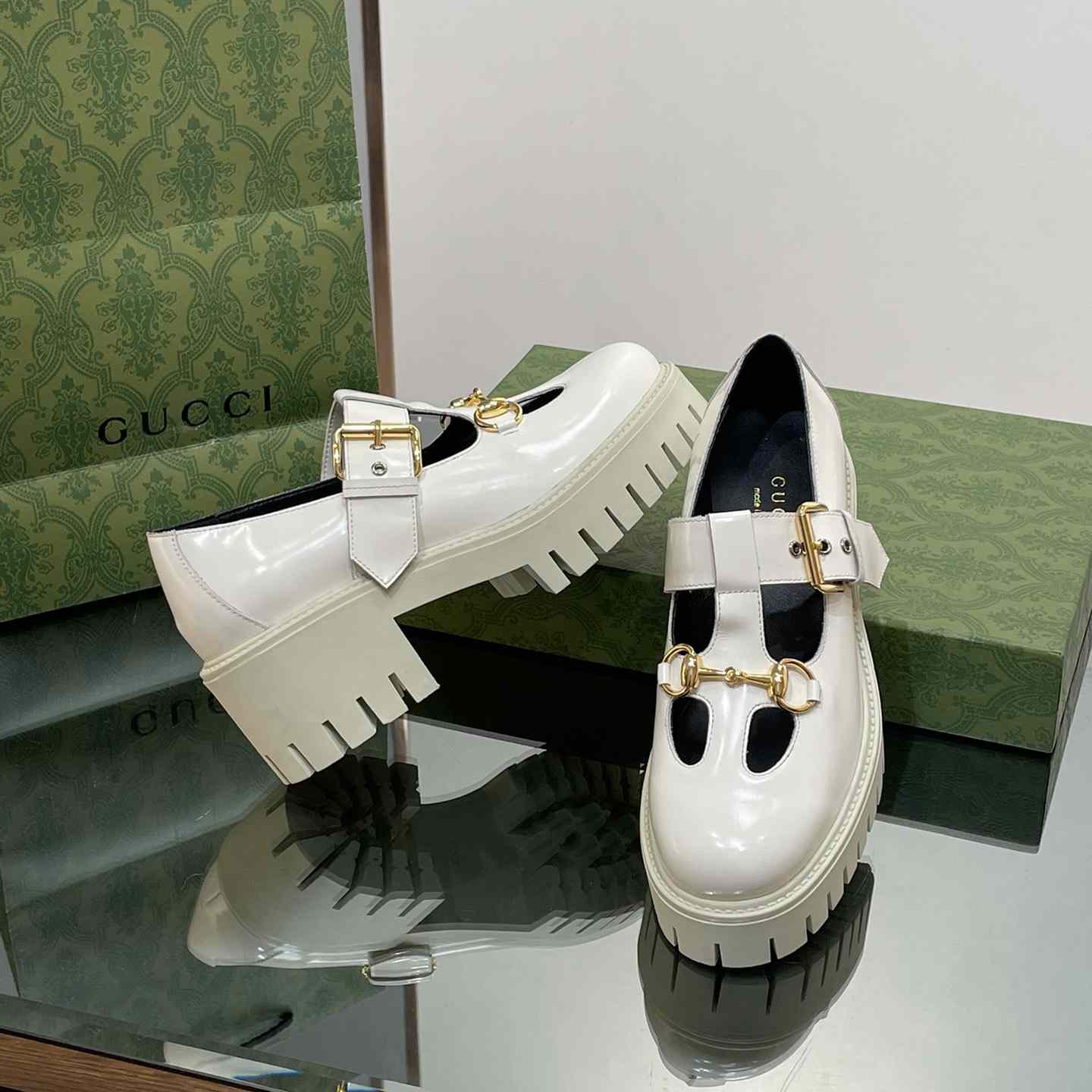 Gucci Women's Loafer With Horsebit - FashionPlug