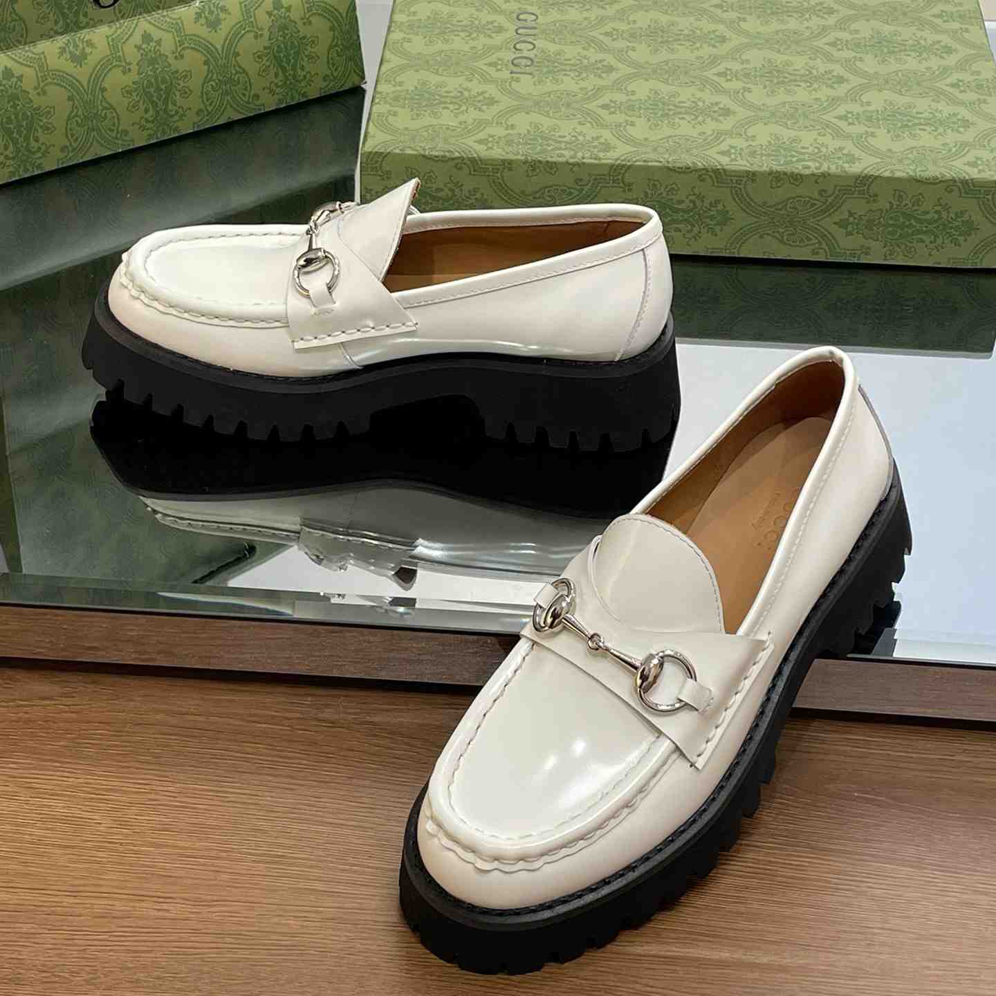Gucci Women's Loafer With Horsebit - FashionPlug