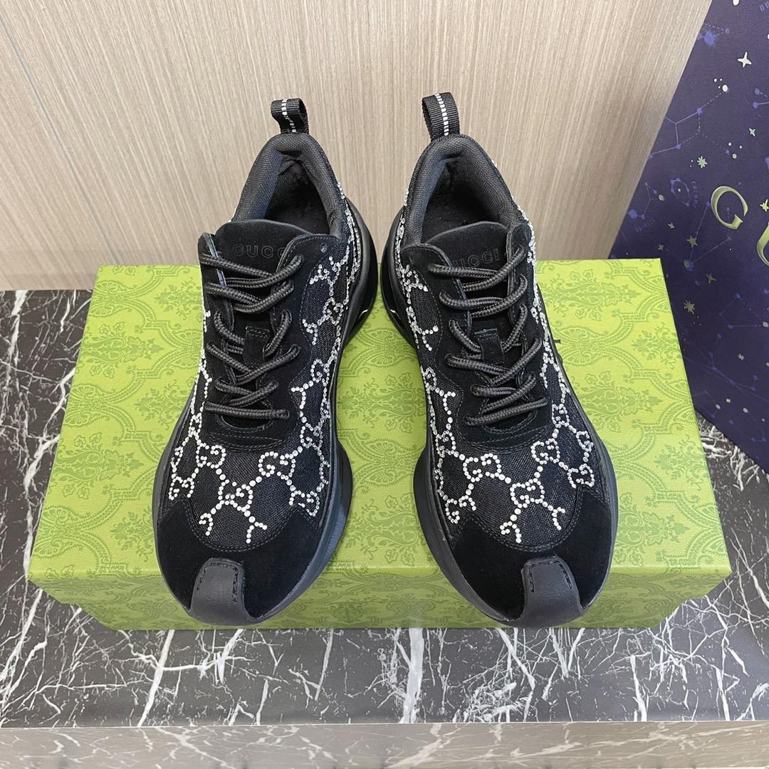 Gucci Women's Run Sneaker - FashionPlug