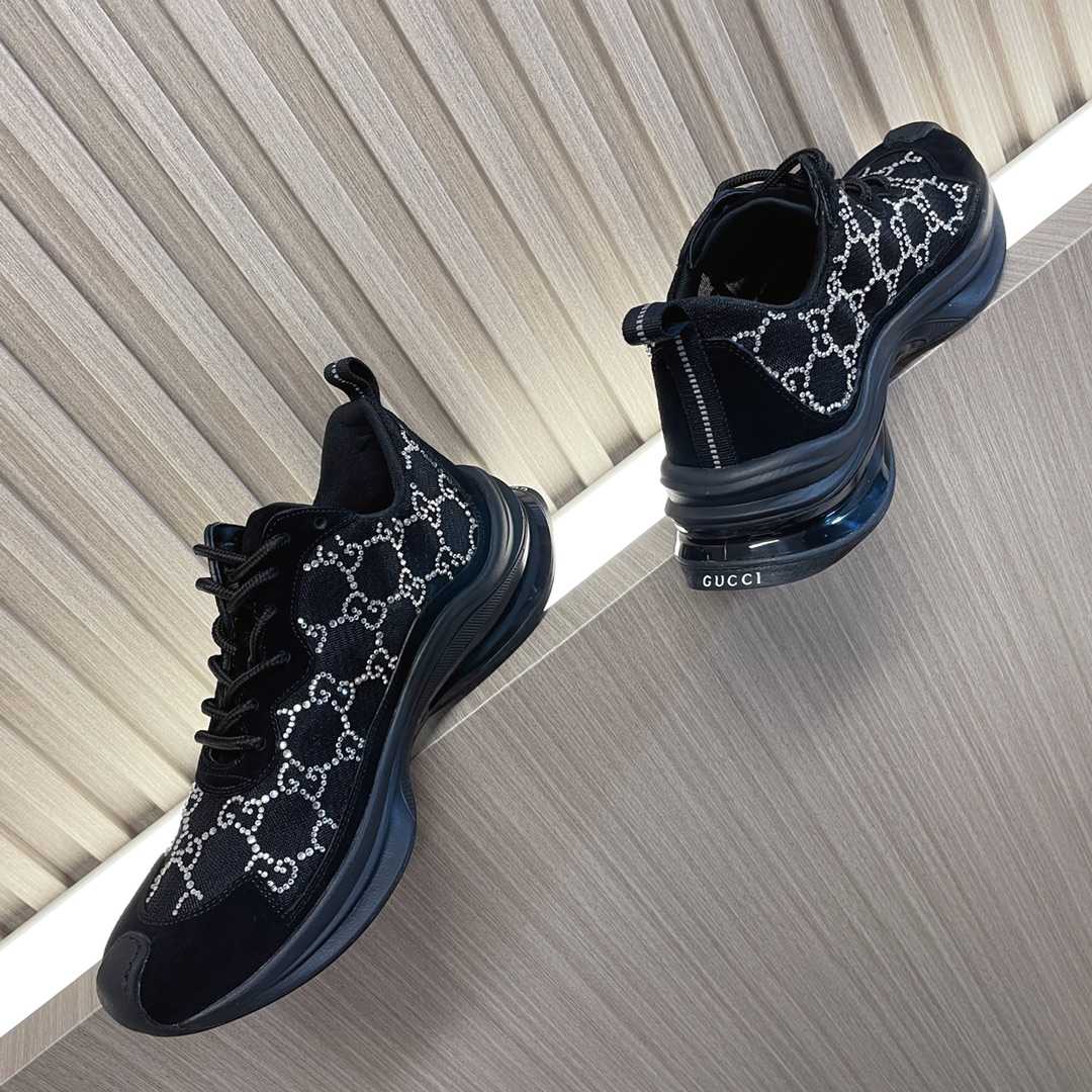 Gucci Women's Run Sneaker - FashionPlug