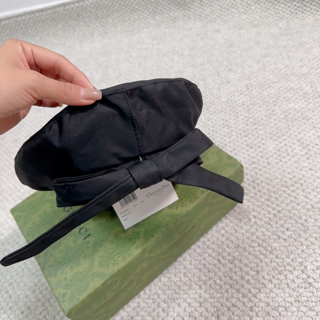 Dior Arty Dior Oblique Beret With Bow - FashionPlug