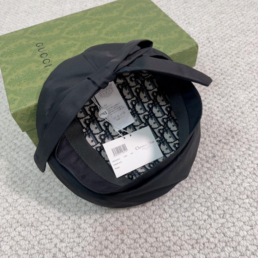 Dior Arty Dior Oblique Beret With Bow - FashionPlug