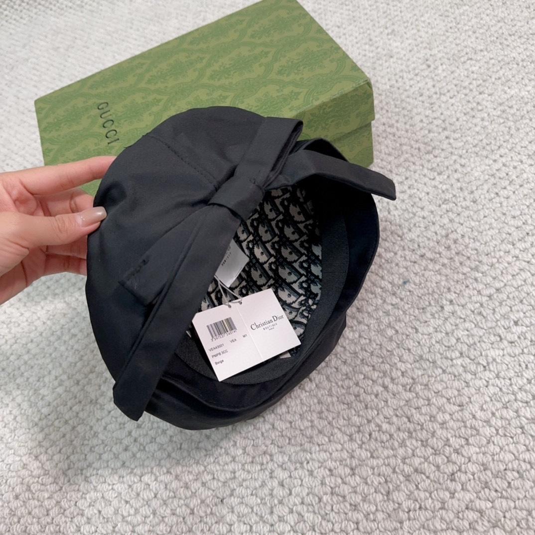 Dior Arty Dior Oblique Beret With Bow - FashionPlug
