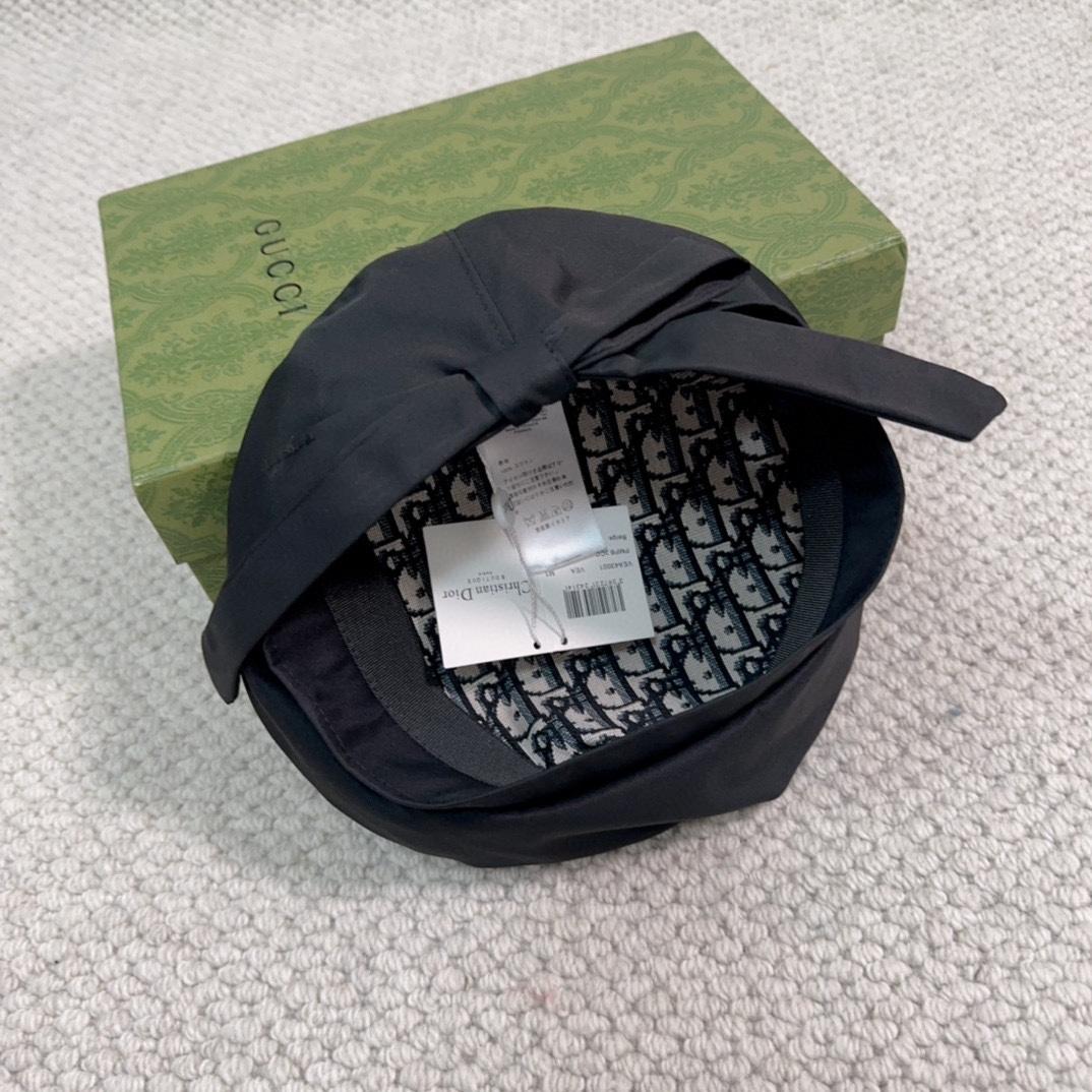 Dior Arty Dior Oblique Beret With Bow - FashionPlug