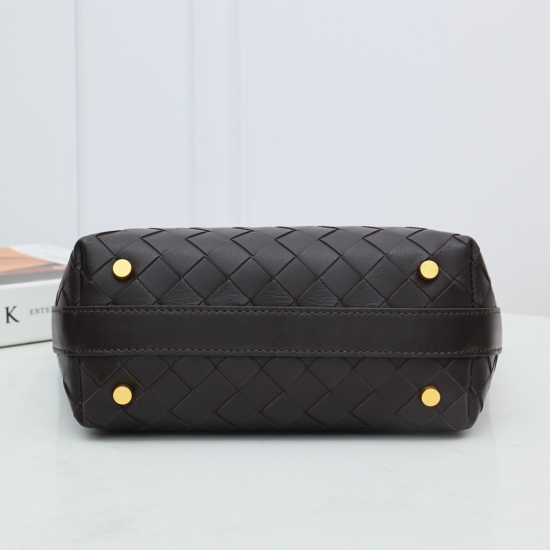Bottega Veneta Mini Wallace - FashionPlug