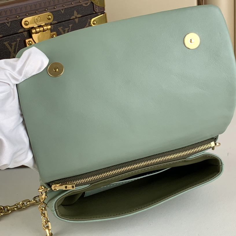 Louis Vuitton Pochette Coussin (20-14-8cm)   M82474 - FashionPlug