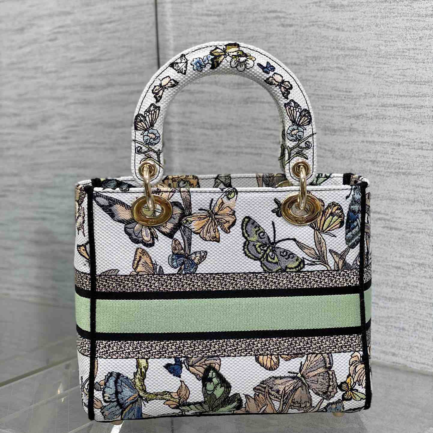 Dior Medium Lady D-lite Bag - FashionPlug