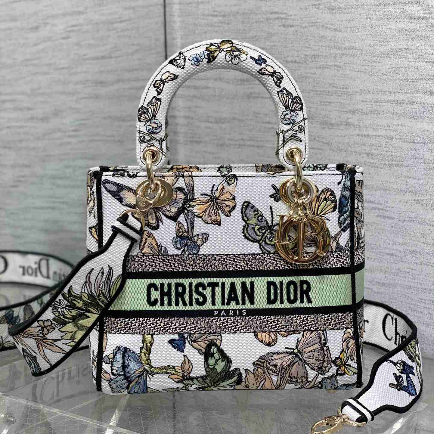 Dior Medium Lady D-lite Bag - FashionPlug