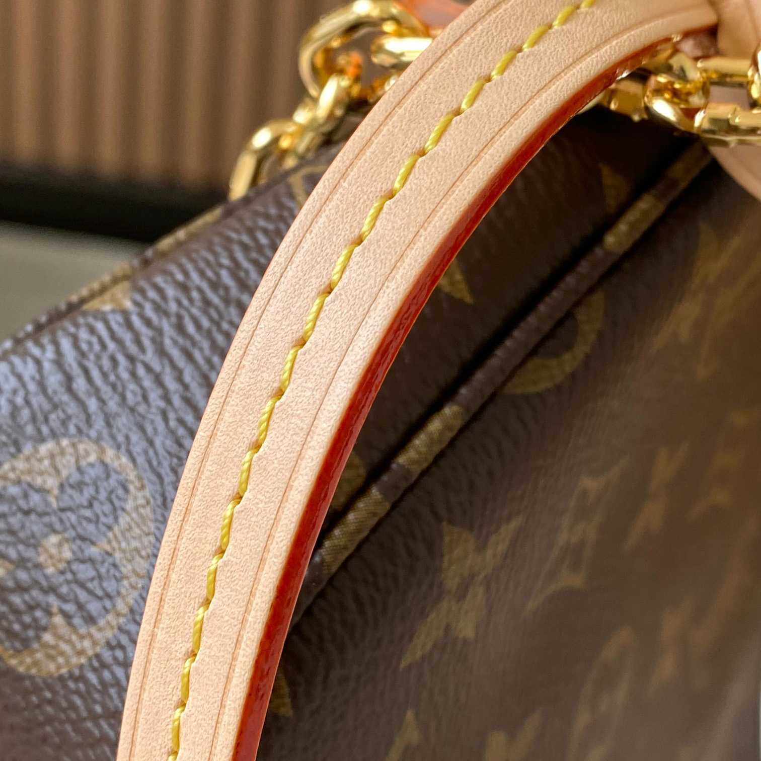 Louis Vuitton Pochette Accessoires  (23.5x13.5x4cm)  M82766 - FashionPlug